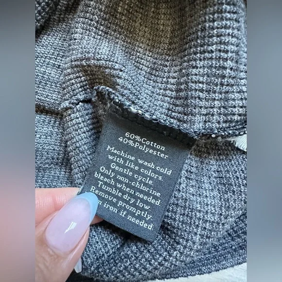 Rock & Republic Henley - Picture 5 of 5